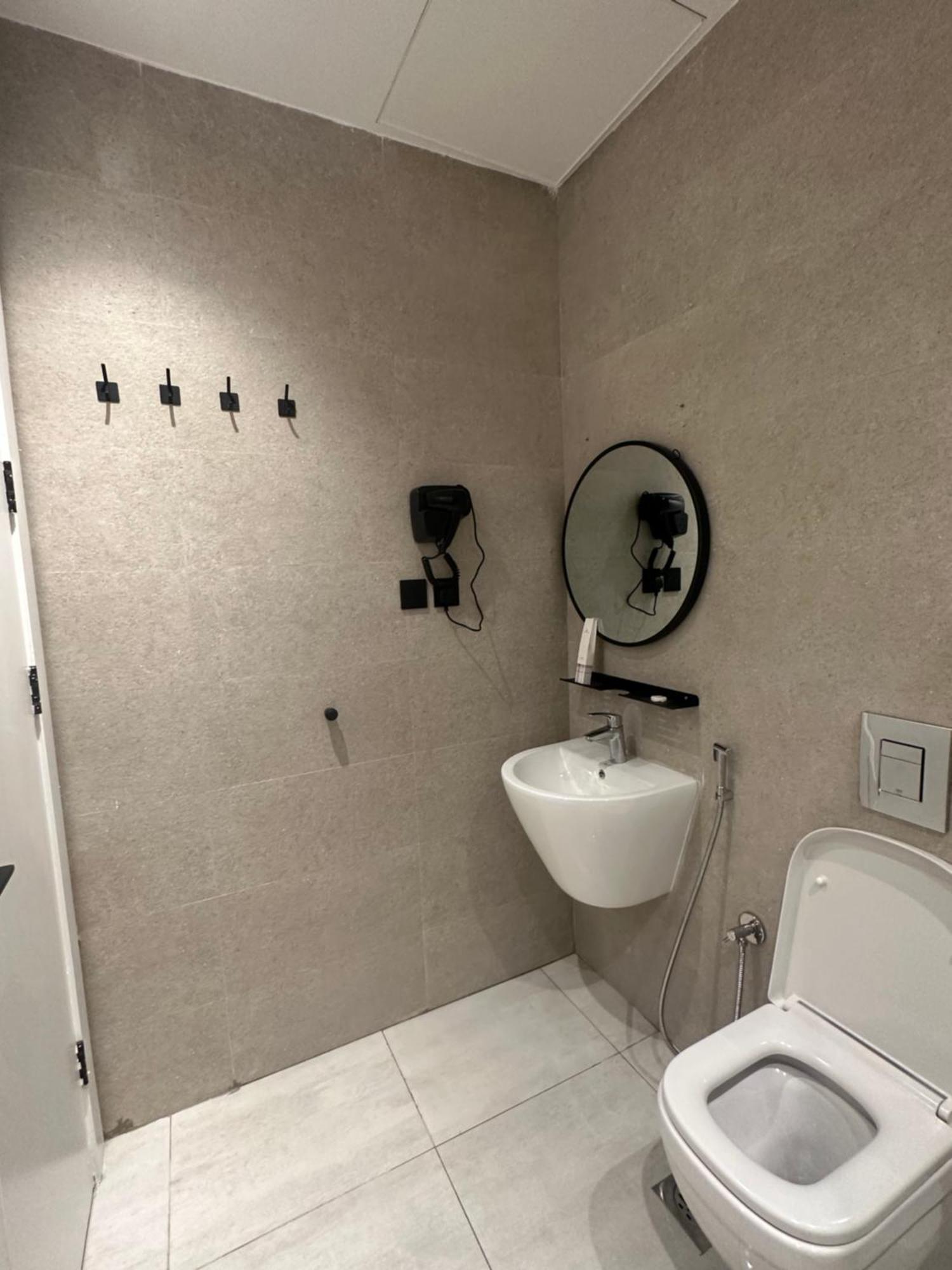 شقة Cosy In Al Malqa With Terrace, Prime Location, Self Check-in *